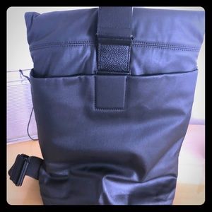 Incase Pathway field bag
